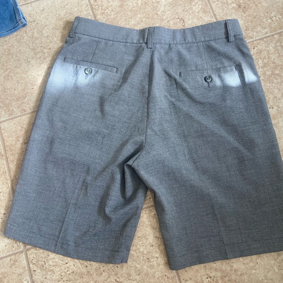 Haggar Men’s Shorts - Picture 2 of 3